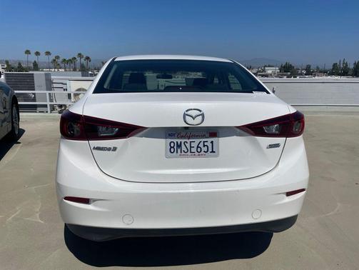 Snowflake White Pearl Mica 2016 Mazda Mazda3 i Sport