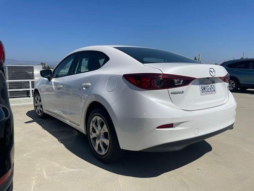 Snowflake White Pearl Mica 2016 Mazda Mazda3 i Sport