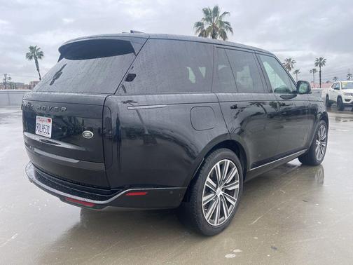 2023 Land Rover Range Rover P530 SE
