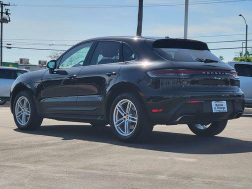 2023 Porsche Macan T