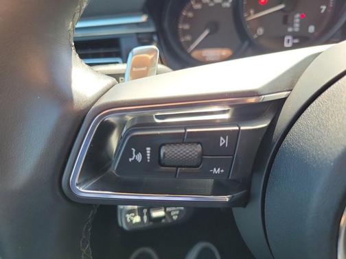 2023 Porsche Macan T