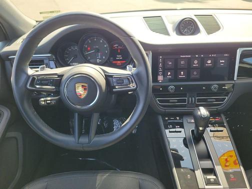 2023 Porsche Macan T