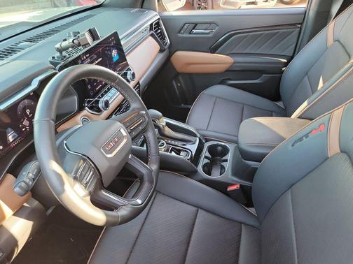 2024 GMC Canyon AT4