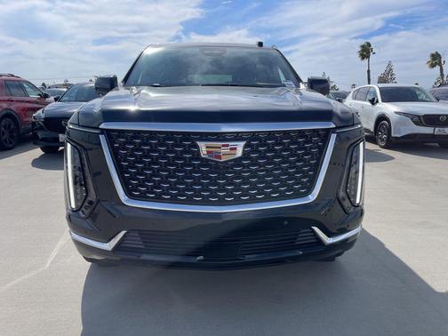 2025 Cadillac Escalade ESV Luxury