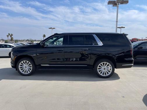 2025 Cadillac Escalade ESV Luxury