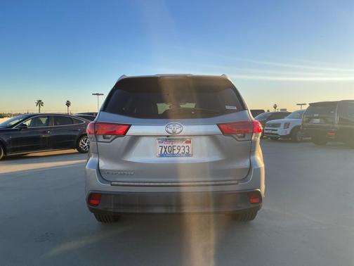 2017 Toyota Highlander LE I4