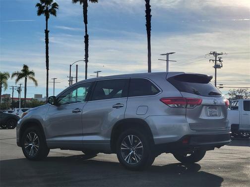 2017 Toyota Highlander LE I4