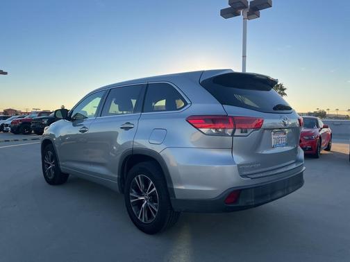 2017 Toyota Highlander LE I4