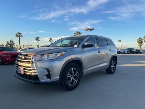 2017 Toyota Highlander LE I4
