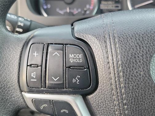 2017 Toyota Highlander LE I4