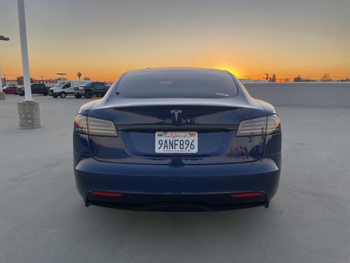 2022 Tesla Model S Base
