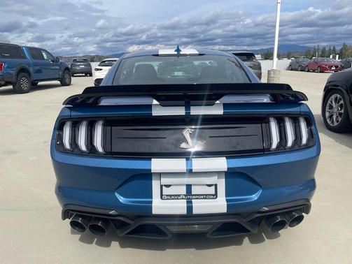 FORD PERFORMANCE BLUE 2020 Ford Shelby GT500 Base