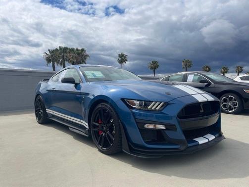 FORD PERFORMANCE BLUE 2020 Ford Shelby GT500 Base
