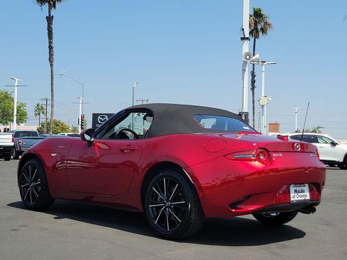 Soul Red Crystal Metallic 2026 Mazda MX-5 Miata Grand Touring