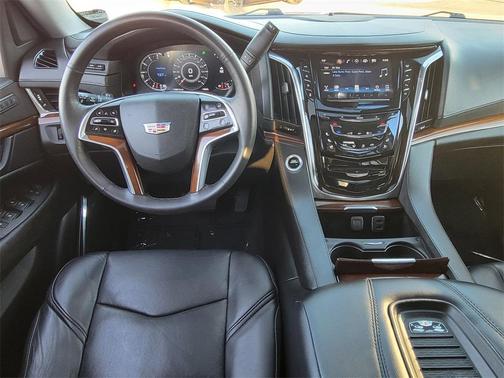 2018 Cadillac Escalade Luxury