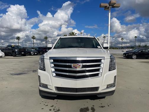 2018 Cadillac Escalade Luxury