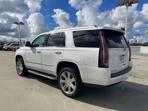 2018 Cadillac Escalade Luxury
