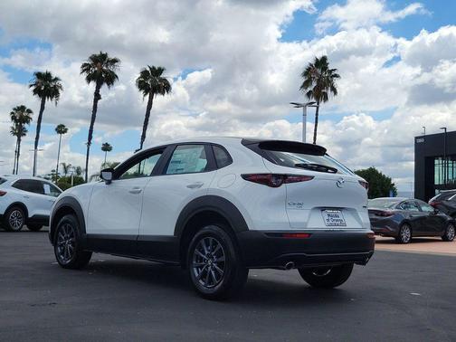 Snowflake White Pearl Mica 2026 Mazda CX-30 2.5 S