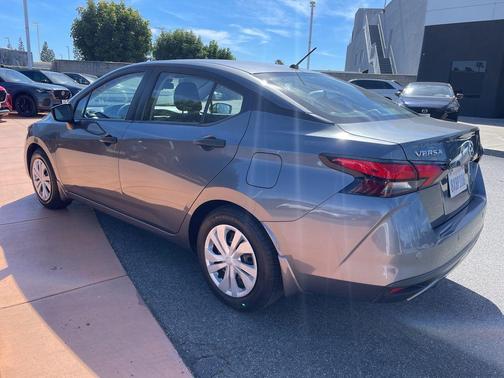 2021 Nissan Versa 1.6 S