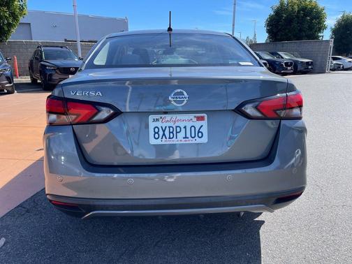 2021 Nissan Versa 1.6 S