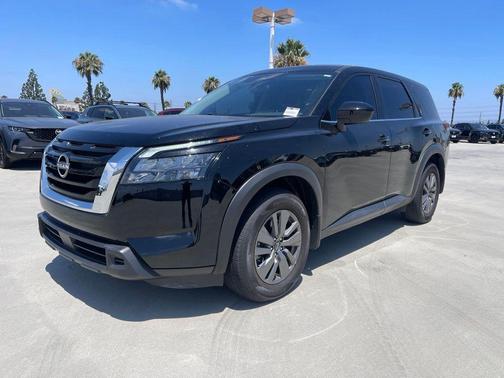 Super Black 2025 Nissan Pathfinder S FWD