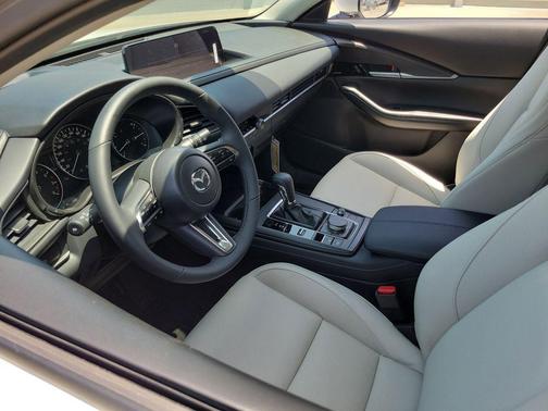 Snowflake White Pearl Mica 2026 Mazda CX-30 2.5 S Premium Package