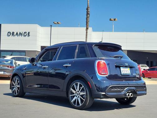MINI Yours Enigmatic Black Metallic 2023 MINI Hardtop Cooper S