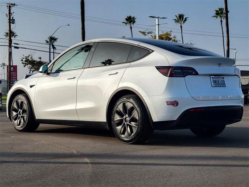 2024 Tesla Model Y Long Range Dual Motor All-Wheel Drive