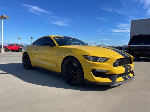 2016 Ford Shelby GT350 Base