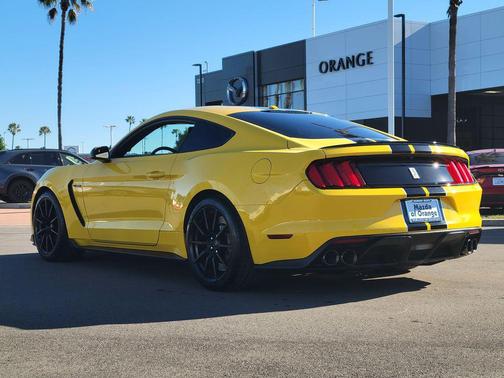 2016 Ford Shelby GT350 Base