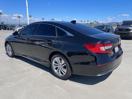 Crystal Black Pearl 2018 Honda Accord LX