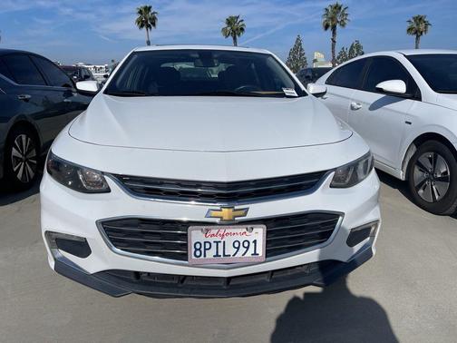 Summit White 2018 Chevrolet Malibu LT