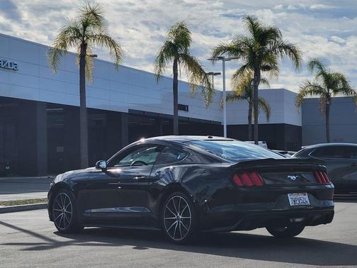 2017 Ford Mustang EcoBoost Premium