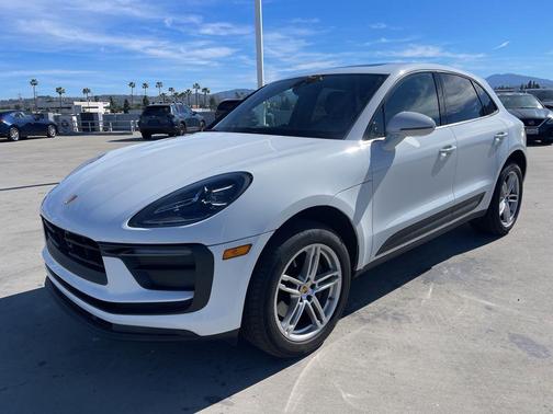 2024 Porsche Macan Base