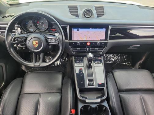 White 2024 Porsche Macan Macan