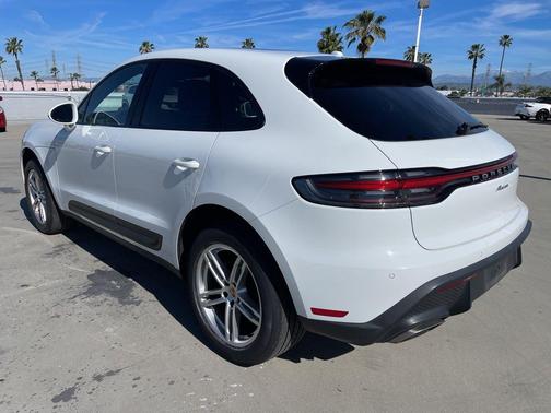 2024 Porsche Macan Base