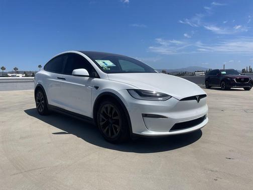 Pearl White Multi-Coat 2023 Tesla Model X Base