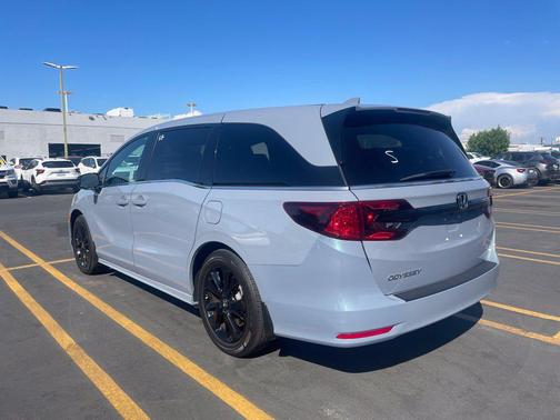 Sonic Gray Pearl 2024 Honda Odyssey Sport
