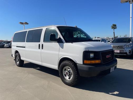 2016 GMC Savana 3500 LS