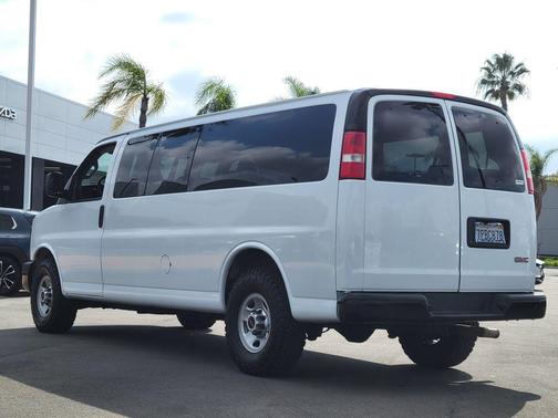 2016 GMC Savana 3500 LS