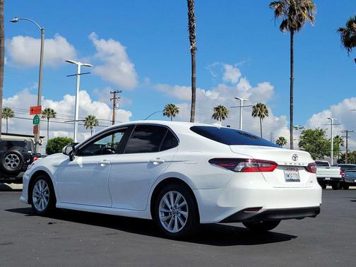 White 2022 Toyota Camry LE