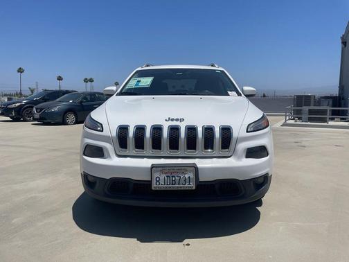 Bright White Clearcoat 2016 Jeep Cherokee Latitude