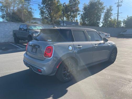 Moonwalk Grey Metallic 2019 MINI Hardtop Cooper S