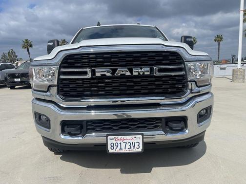 2024 RAM 3500 Big Horn Crew Cab 4x4 8' Box