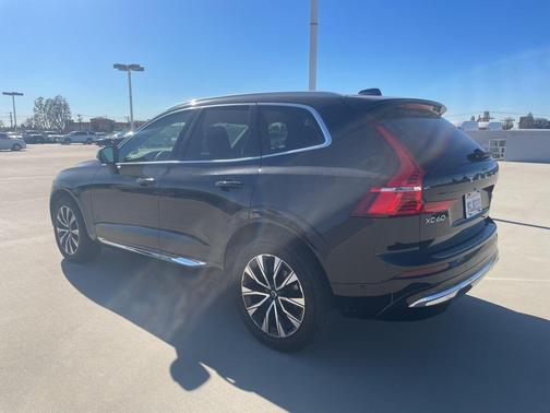 2023 Volvo XC60 B5 Plus Bright Theme