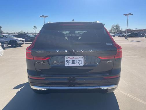 2023 Volvo XC60 B5 Plus Bright Theme