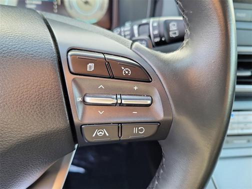 2022 Hyundai KONA EV SEL