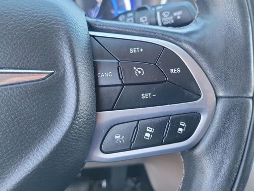 2022 Chrysler Pacifica Hybrid Touring L