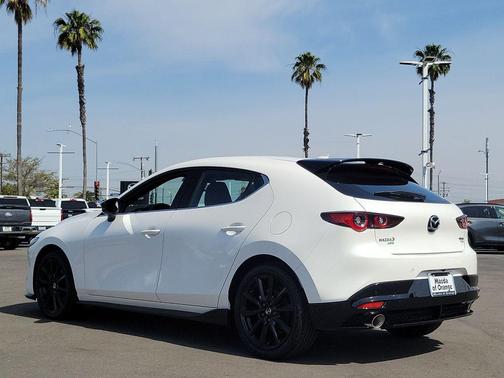 Snowflake White Pearl Mica 2026 Mazda Mazda3 2.5 Turbo AWD