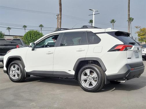 2025 Toyota RAV4 Hybrid XLE